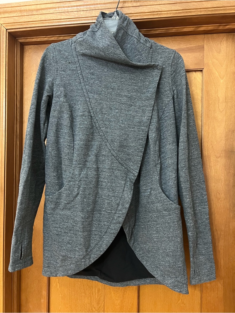 Lululemon Wrap Jacket Size 4‎ Gray Knit Snap Button Mock Neck Pockets